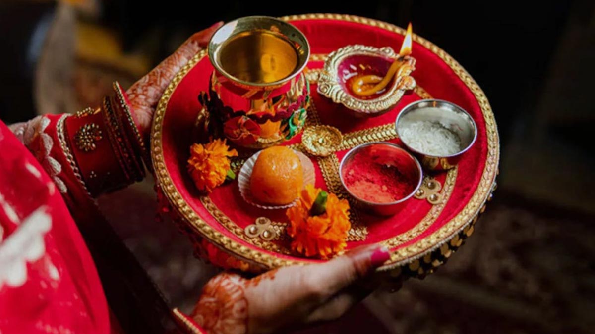 50+ Karwa Chauth Special Wallpapers & Wishes Images