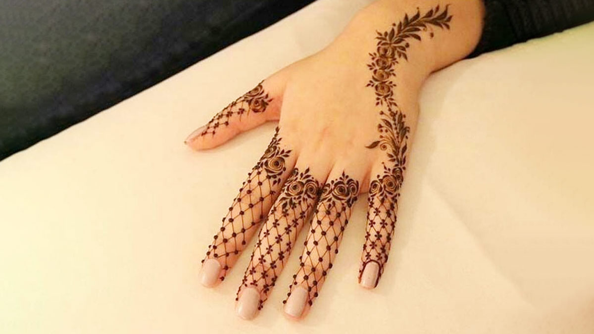 Trending minimal new bridal mehndi design ideas for this wedding season |  Hennatatoeages, Henna patronen, Hennadesigns