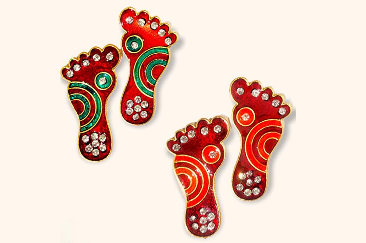 placement of auspecious lakshmi charan