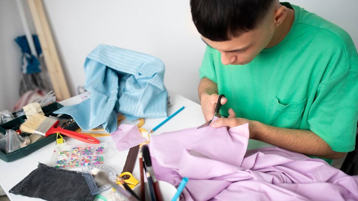 5 Ways To Reuse Old Clothes For Making School Projects