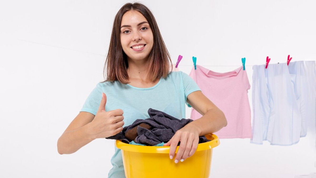 अपने नए कपड़ों की इन चीजों से करें धुलाई, कभी नहीं निकलेगा रंग | how to wash new clothes without losing colour | HerZindagi