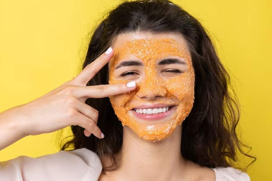 Carrot and honey face pack