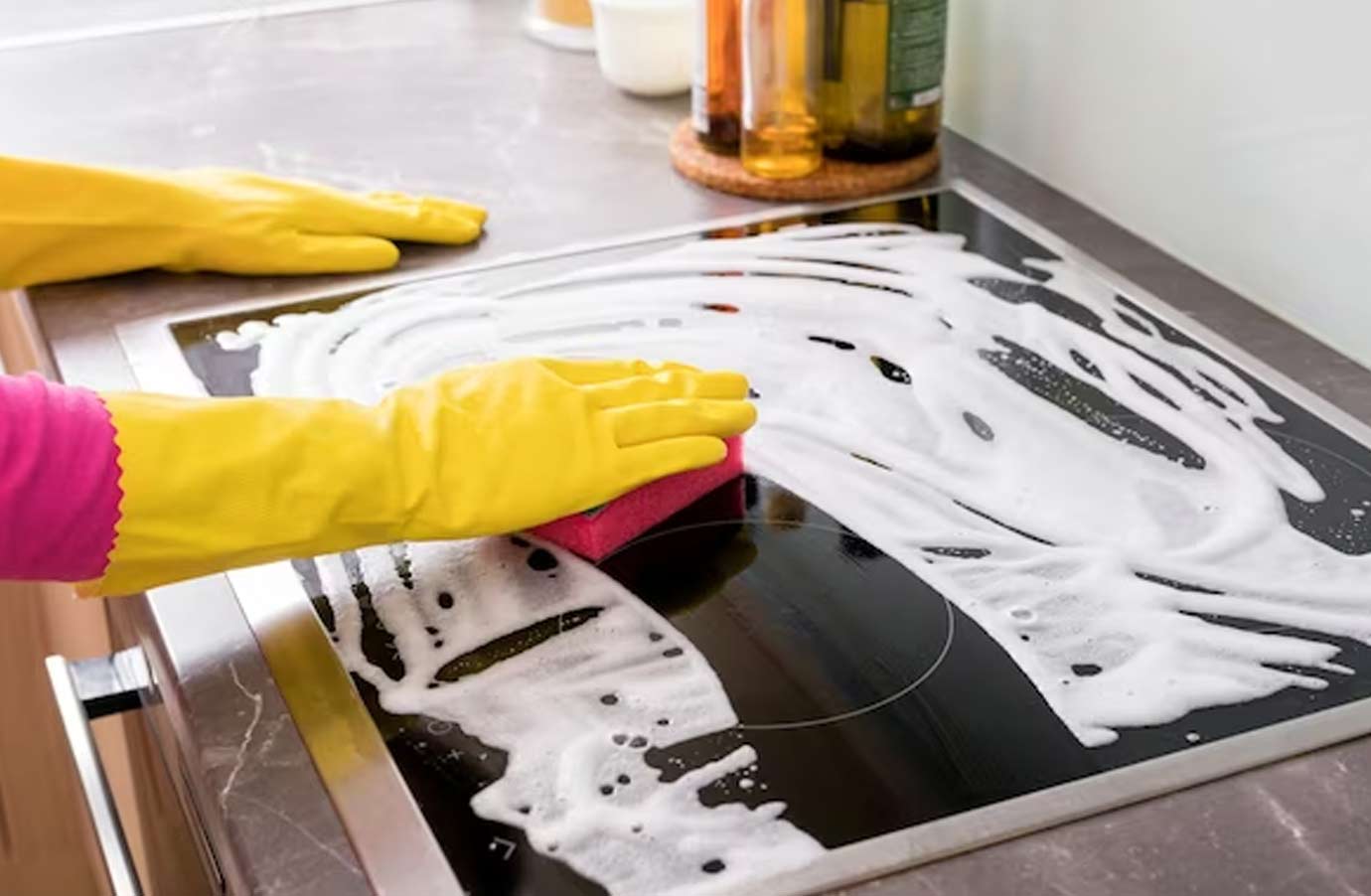 Cleaning Tips किचन के स्लैब पर लगे गंदे निशान हटाने के हैक्स जानें