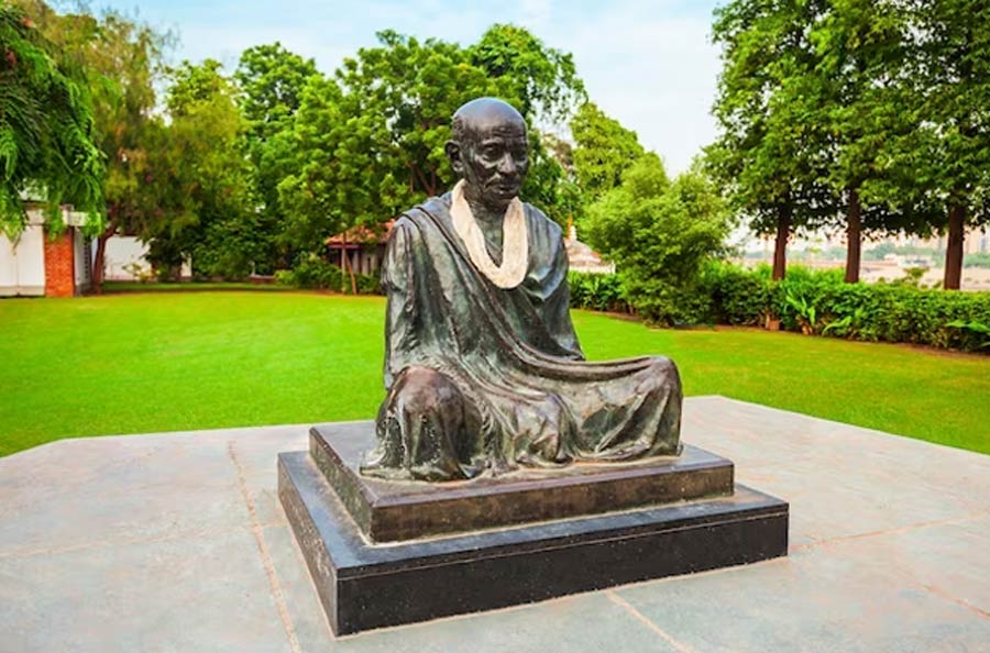 Mohandas Karamchand Gandhi lesser known facts