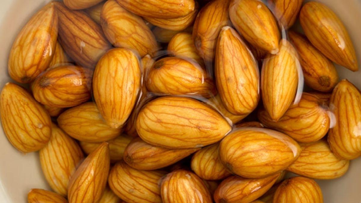 eat-soaked-10-almonds-10