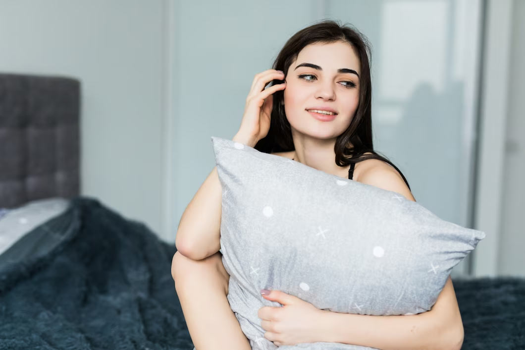 क्या आप भी रात में ब्रा पहन कर सोती हैं? यहां जानिए इसके नुकसान is it