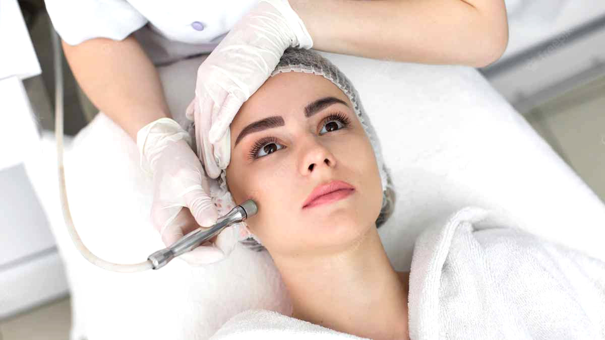 Get Glowing Skin With The Top 5 Benefits of HydraFacial | HerZindagi