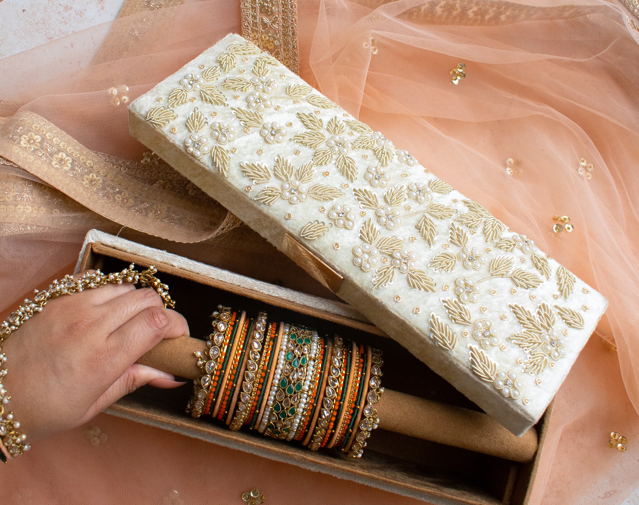 best wedding gifts for bride in hindi
