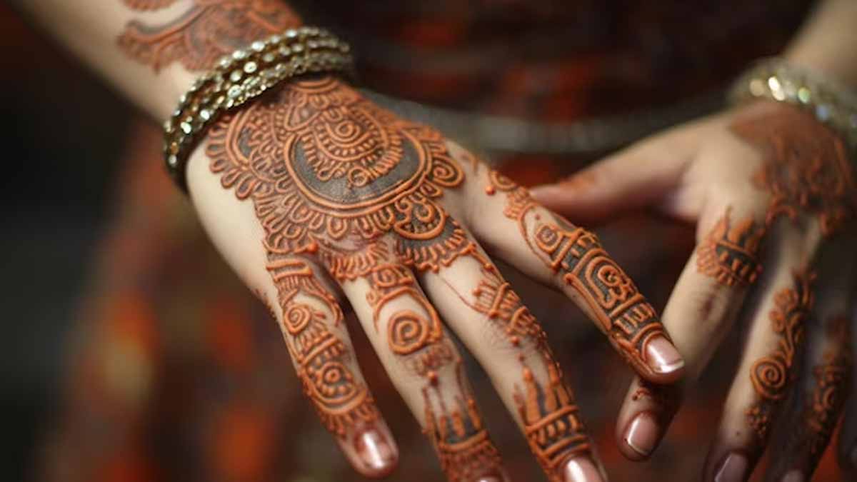 bold floral mehendi design