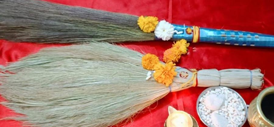 broom Puja 