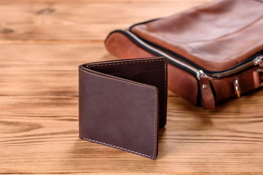brown wallet encourages savings