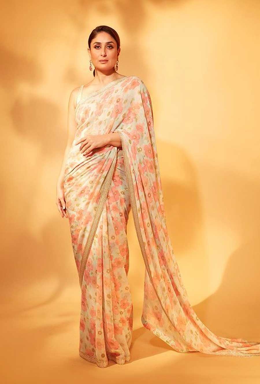 floral saree kareena kapoor