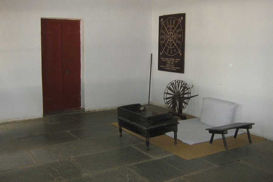 gujarat sabarmati ashram opening closing time fee