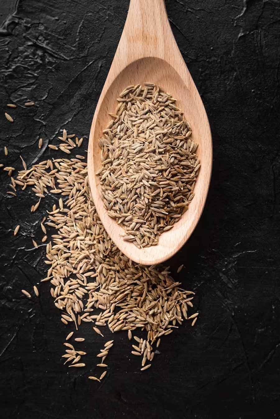 belly-button-pain-use-these-2-spices-from-your-kitchen-to-experience