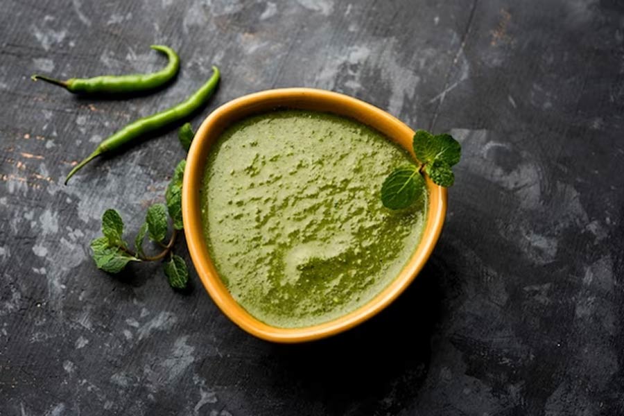 how to make spicy guava chutney