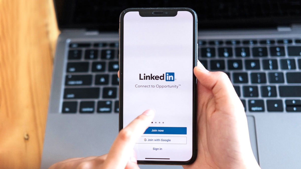 how to post new job change in linkedin