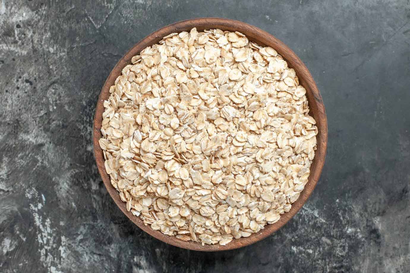 how to use oats for spotless skin