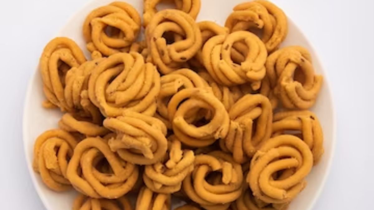 क्या है ठेठरी और खुरमी व्यंजन जो खास तौर पर हरतालिका तीज में बनाई जाती है | know about thethri khurmi dish | HerZindagi