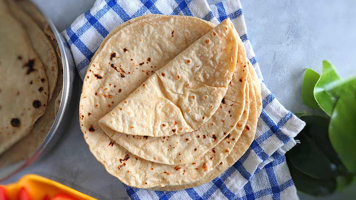 Oats Roti Recipe: Make Healthy Chapatis Using Homemade Oats Flour With This  Easy Guide | HerZindagi