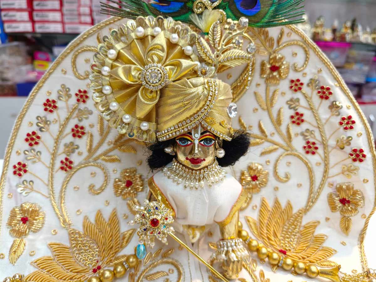 sapne mein laddu gopal dekhne ka matlab