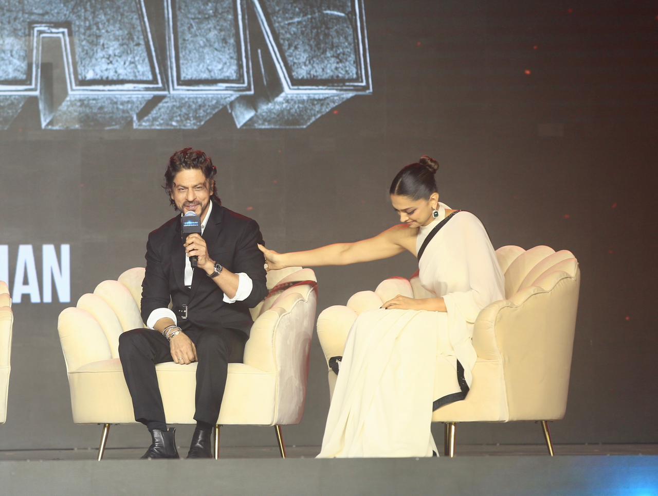 shah rukh khan talks about aryan khan suhana khan