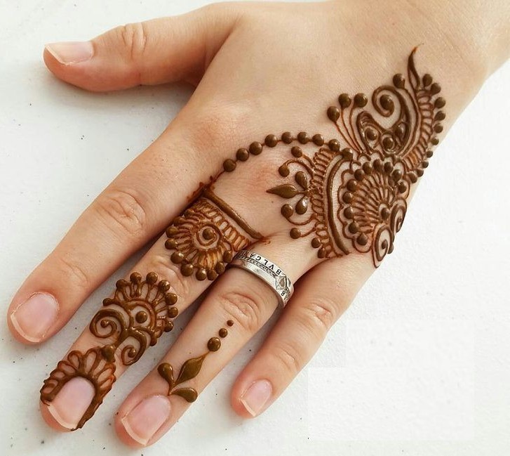 side bail mehndi
