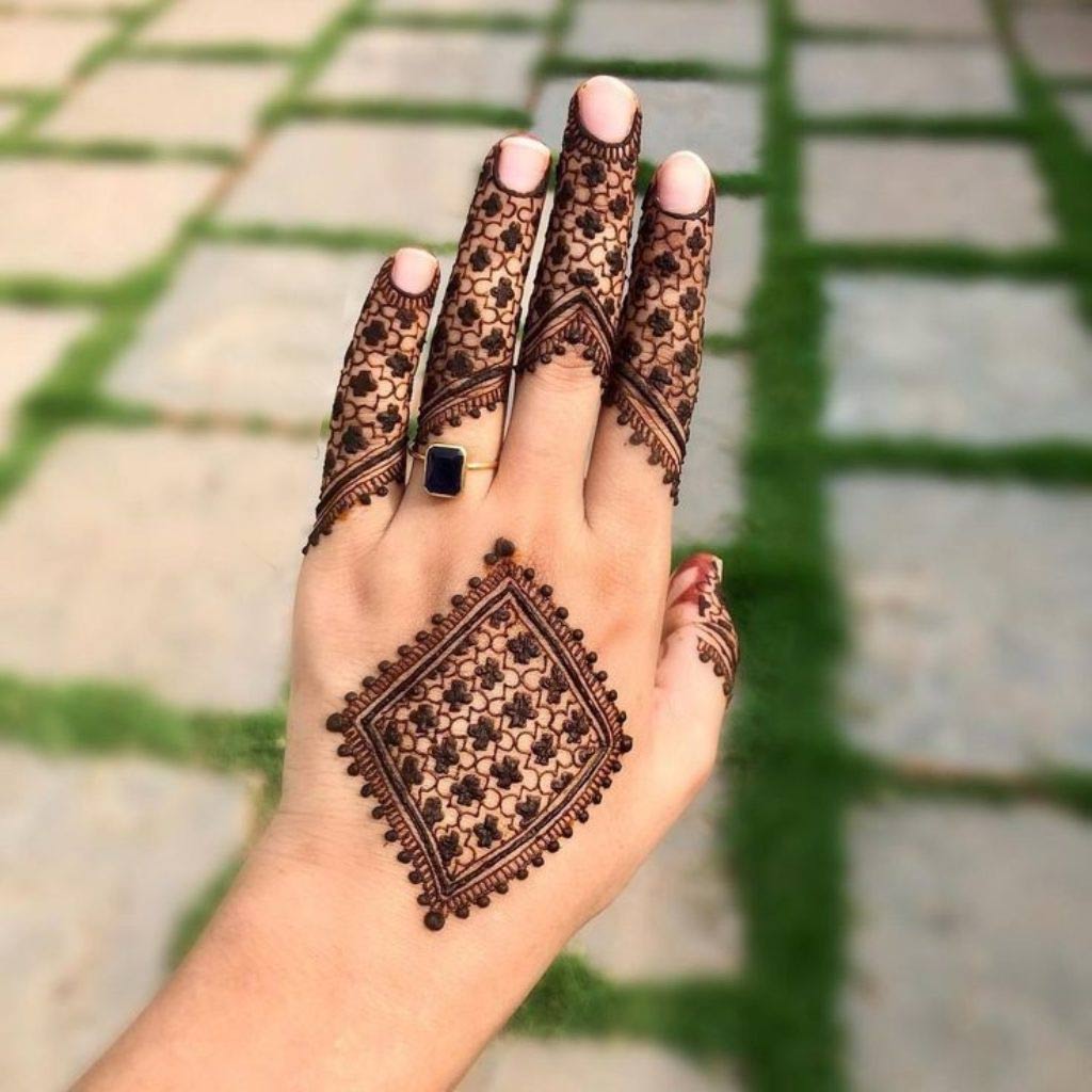 square mehndi design