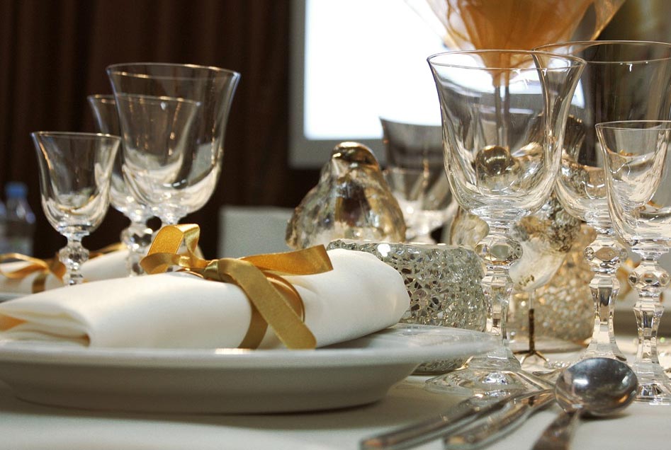 what gift is not good for daughter wedding