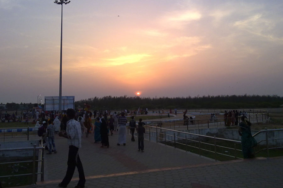 where is nagapattinam beach