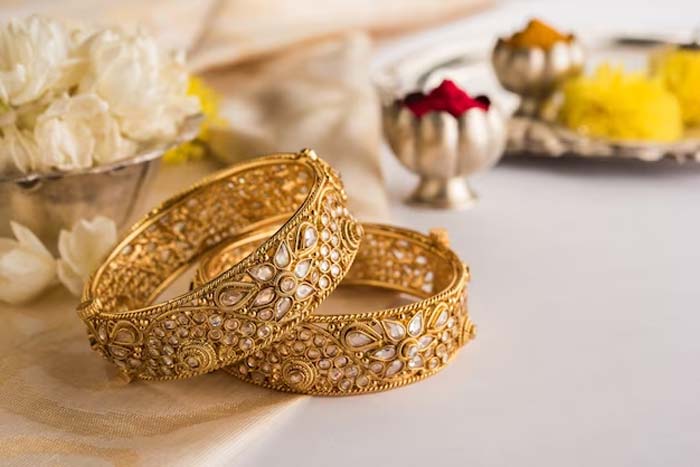 you must consider before buying gold jewellery