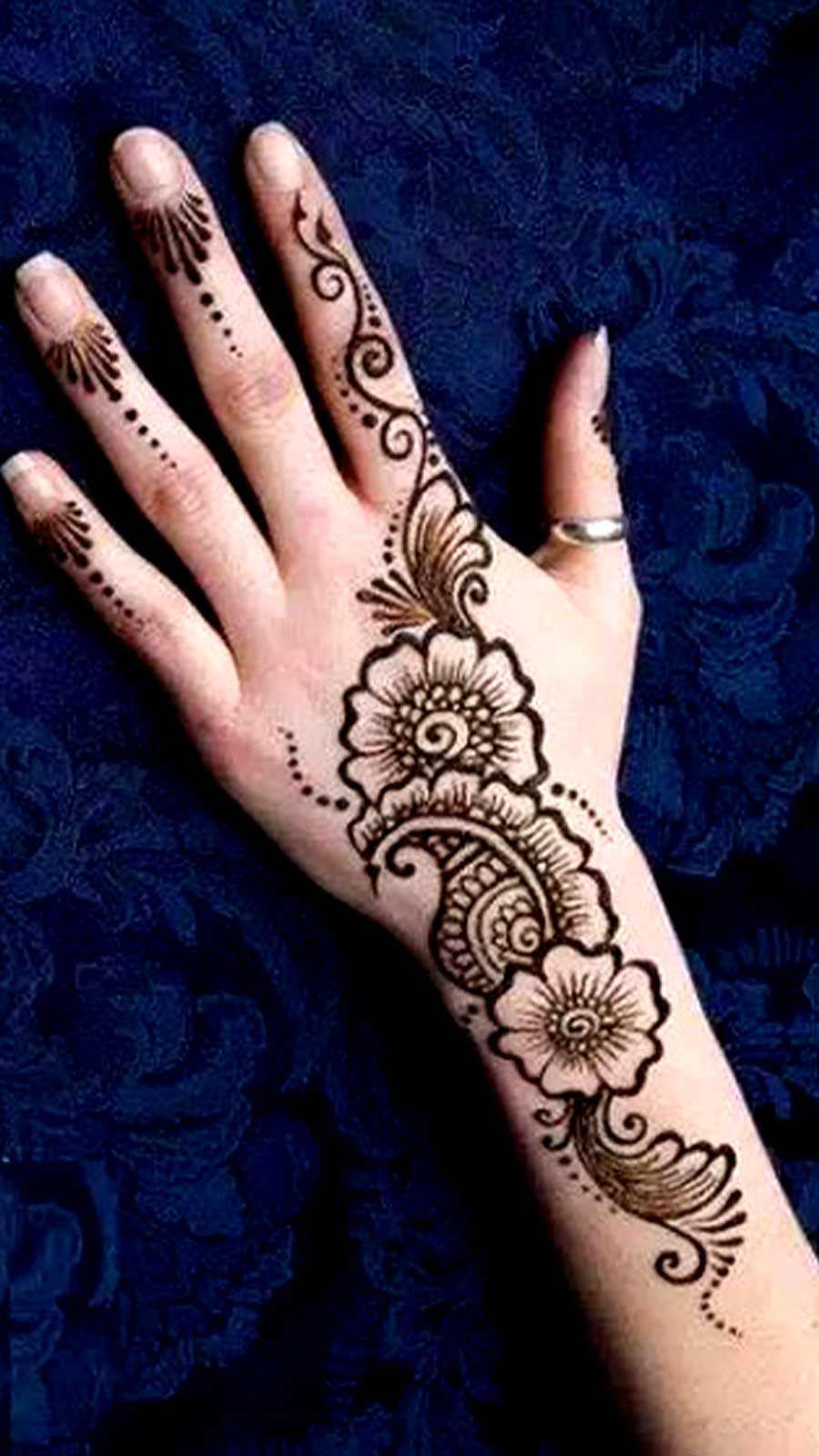 Hibiscus Flower Mehndi Designs For Bridesmaids | HerZindagi