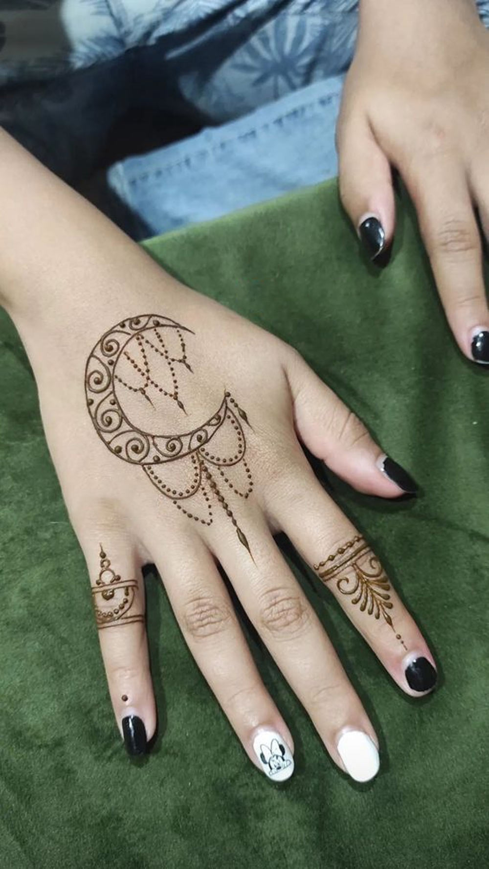 Chand Mehndi Design
