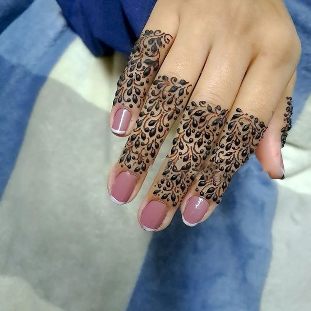 Finger tattoo mehndi designs
