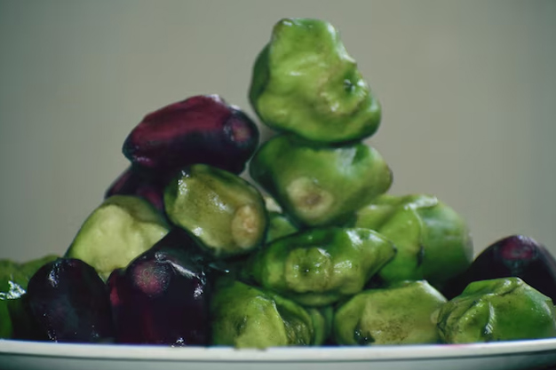 How are water chestnuts prepared