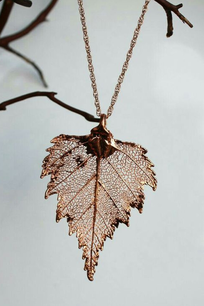 Leaf design pendent