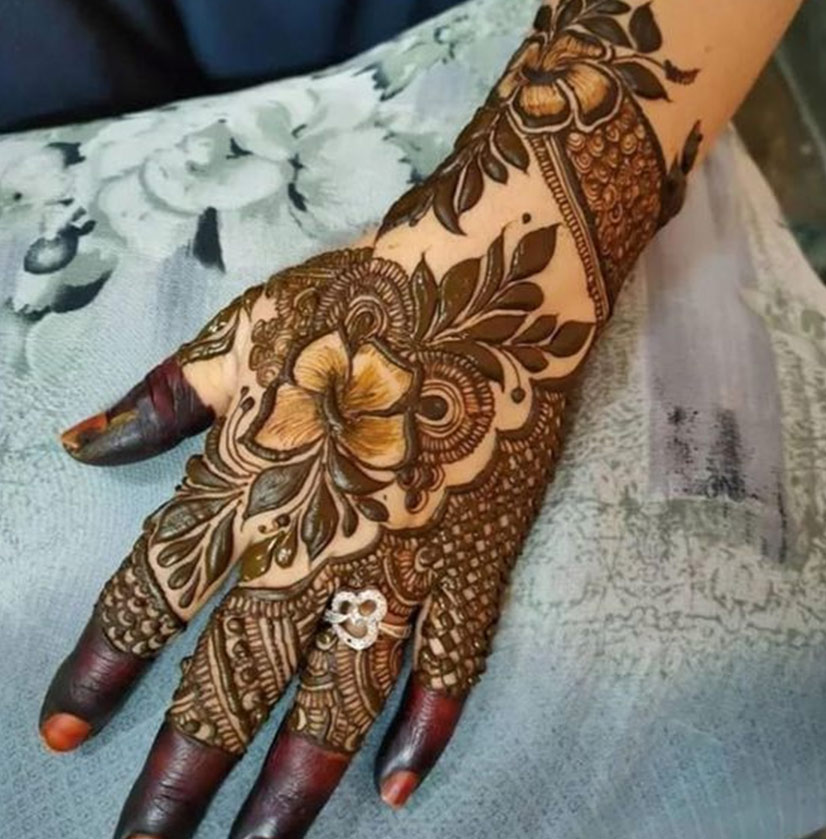 Hibiscus Flower Mehndi Designs For Bridesmaids | HerZindagi