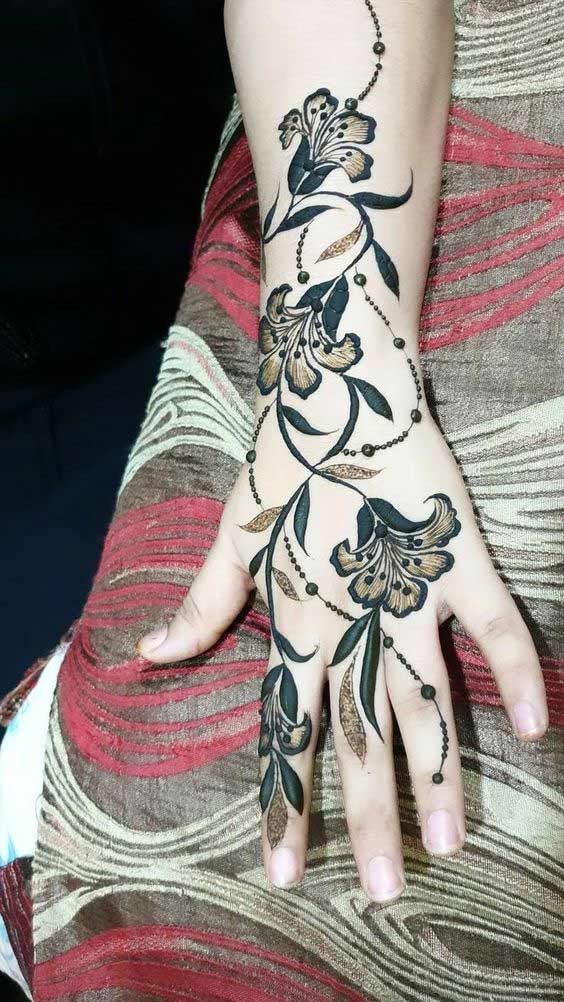 Hibiscus Flower Mehndi Designs For Bridesmaids | HerZindagi