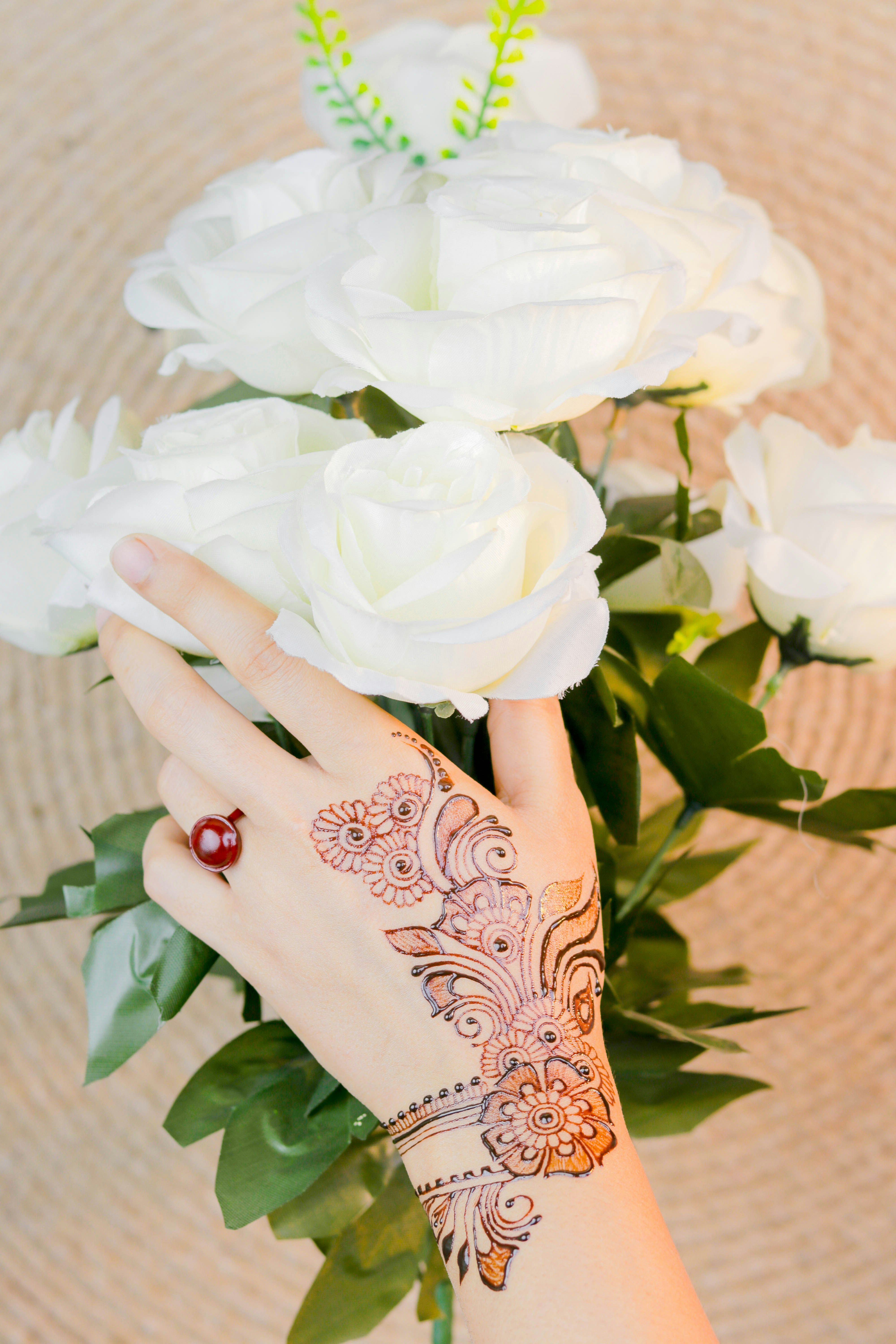 Minimalist Mehndi Design