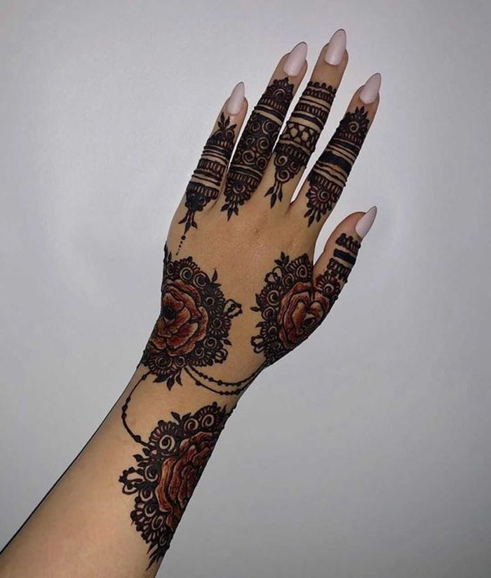 Handcrafted Elegance: Moroccan Mehndi Designs For Women To Flaunt On ...