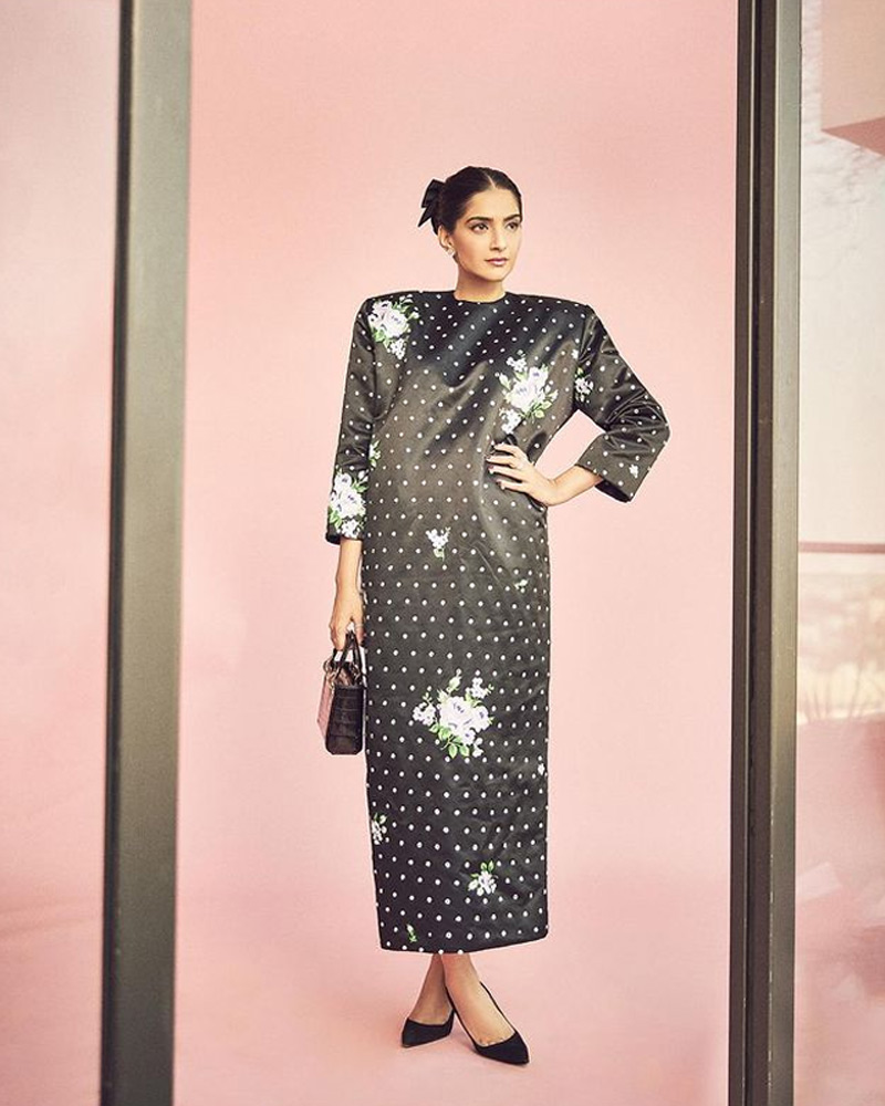 Sonam Kapoor In Loose Dress