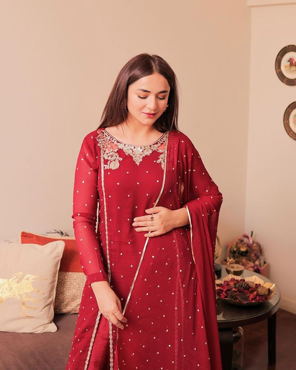 Yumna Zaidi Simple Red Suit Look