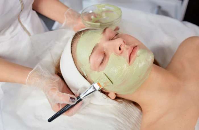 aloe vera face mask ()