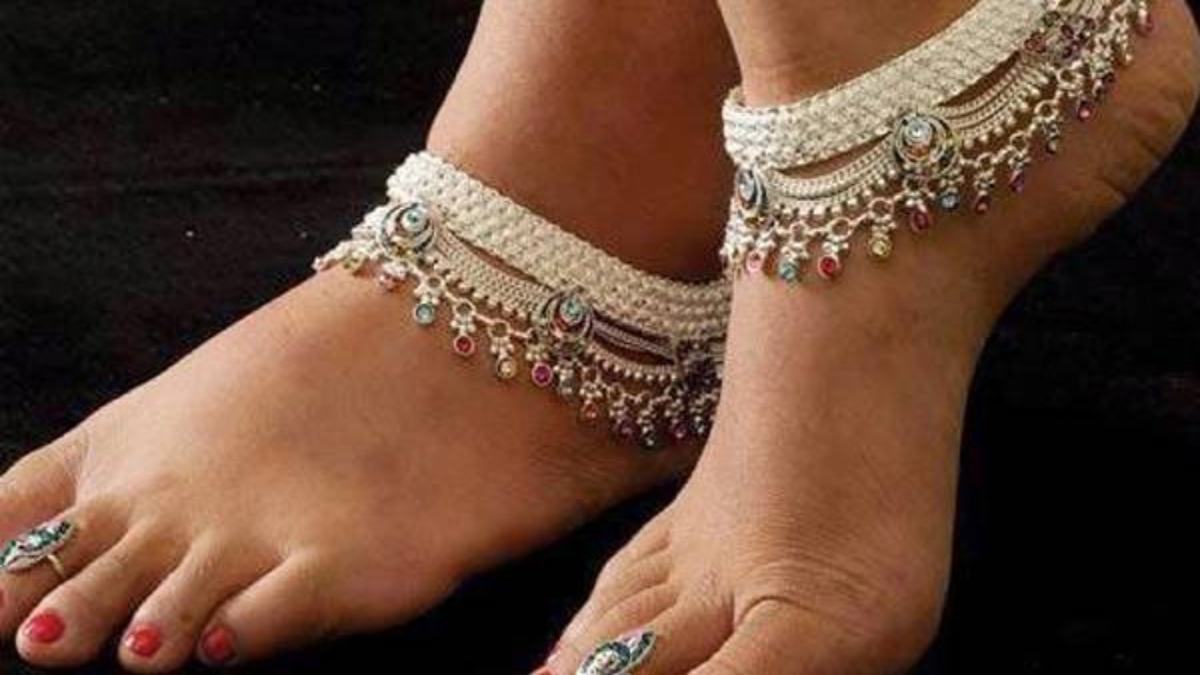 உடலுக்கு ஆரோக்கியத்தை அளிக்கும் வெள்ளி கொலுசு! benefits of wearing
