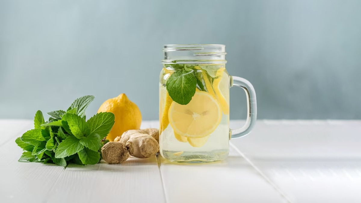 वेडिंग सीजन में नहीं होगी ब्लोटिंग, पिएं यह खास ड्रिंक ajwain saunf