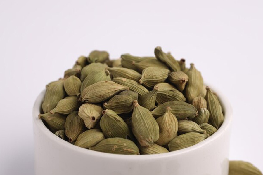 Your Step-By-Step Guide To Growing Cardamom From Seeds | HerZindagi