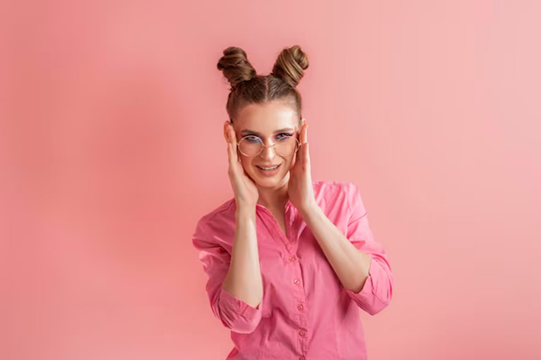easy and fast space bun hairstyle