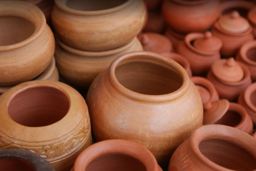 how to clean clay pots