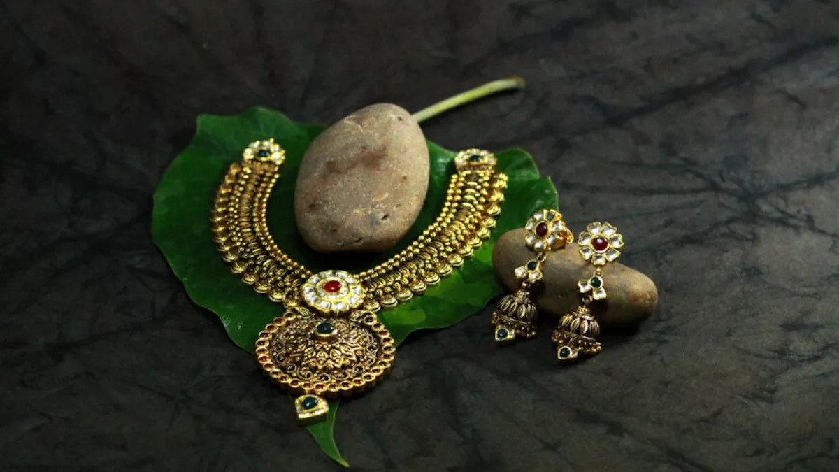 how to clean non gold jewellery at home