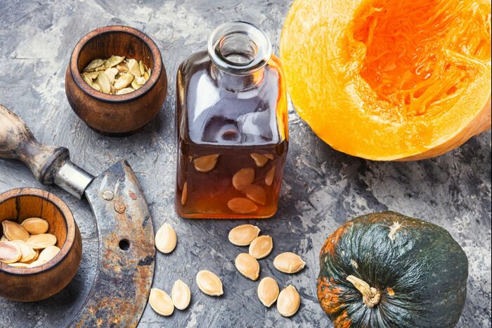 how to use pumpkin seed oil for a thick, shiny scalp 