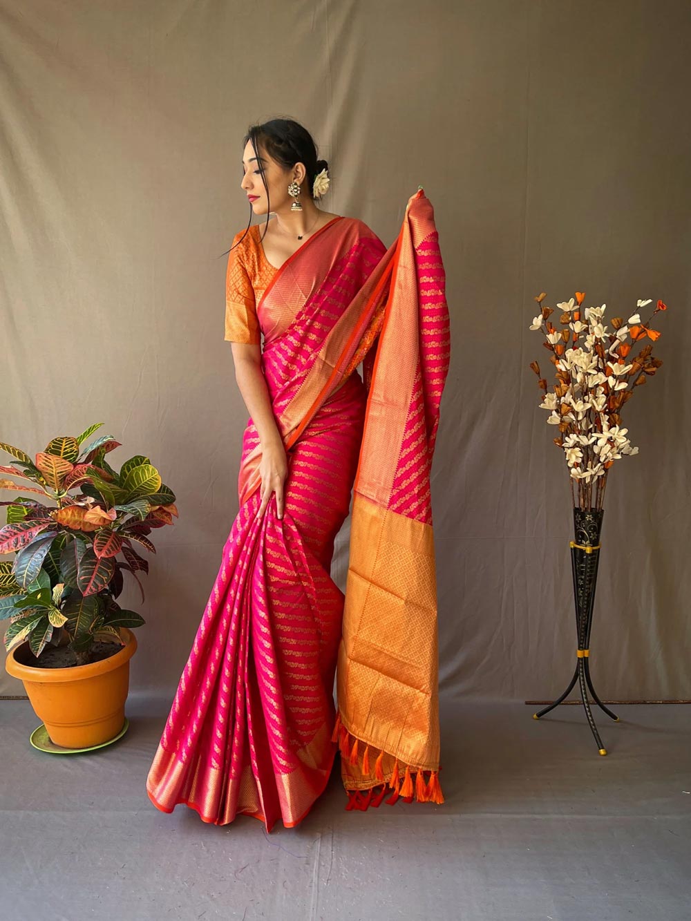 interesting facts of leheriya saree